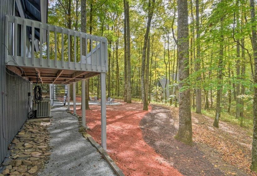 Modern Mountain Cabin W/ Resort Style Amenities!