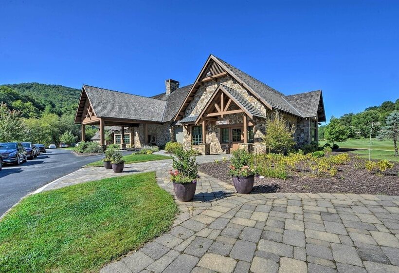 Modern Mountain Cabin W/ Resort Style Amenities!