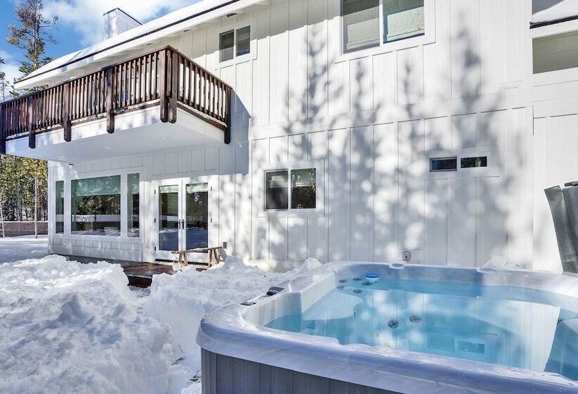 Mountain Home W/ Private Hot Tub & River Access!