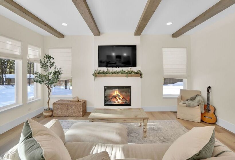 Mountain Home W/ Private Hot Tub & River Access!