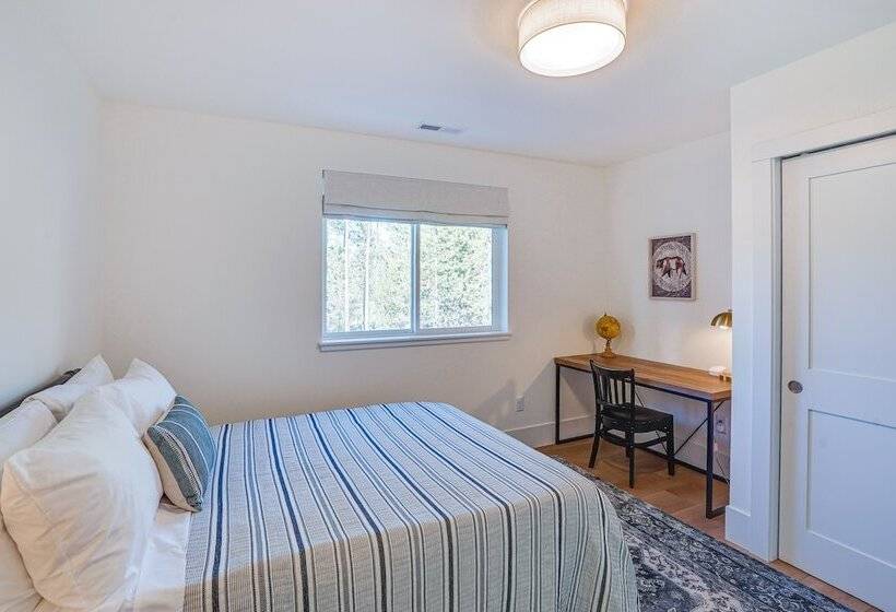 Mountain Home W/ Private Hot Tub & River Access!