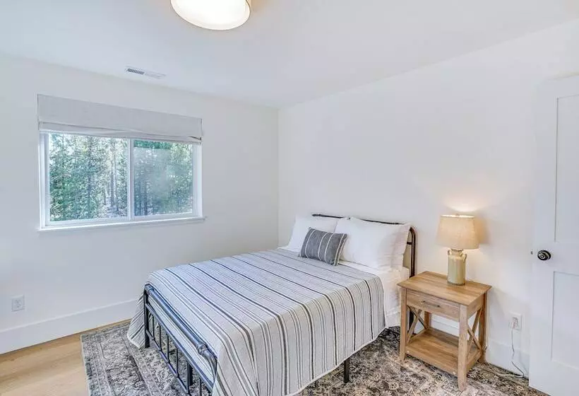 Mountain Home W/ Private Hot Tub & River Access!