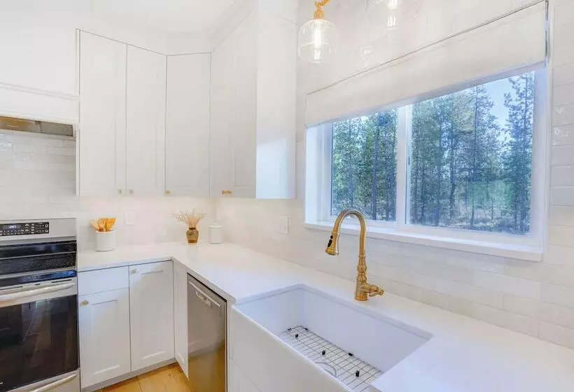 Mountain Home W/ Private Hot Tub & River Access!