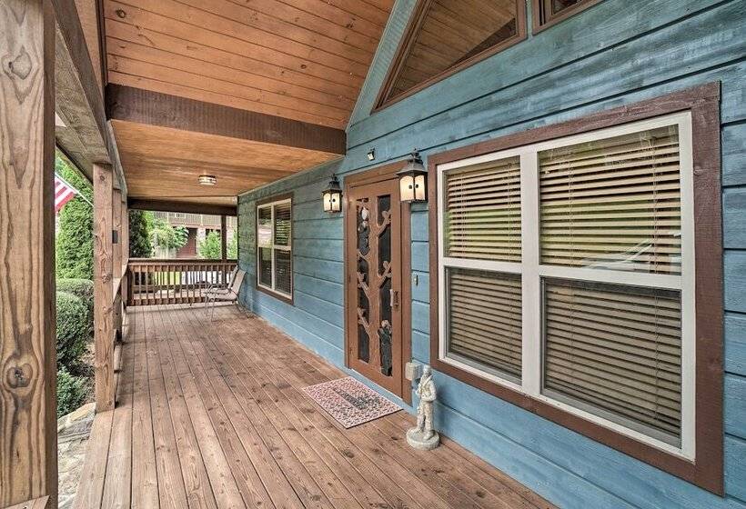 Mountain View Cabin W/ Hot Tub, Near Lake Chatuge!