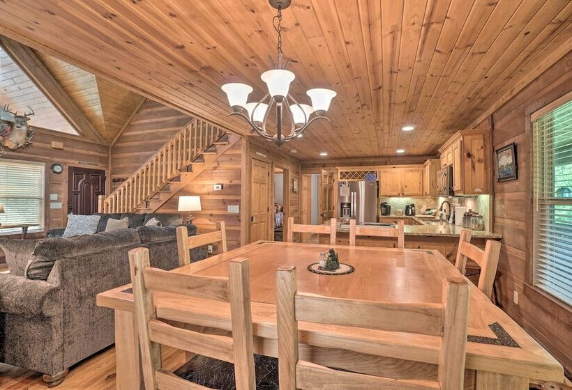 Mountain View Cabin W/ Hot Tub, Near Lake Chatuge!