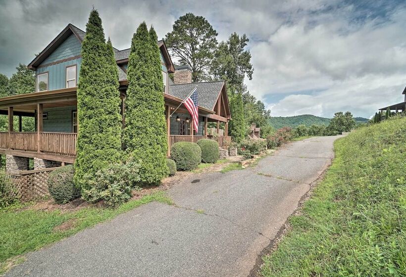 Mountain View Cabin W/ Hot Tub, Near Lake Chatuge!