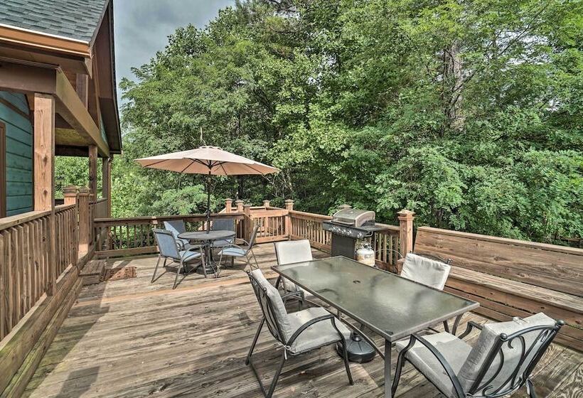 Mountain View Cabin W/ Hot Tub, Near Lake Chatuge!