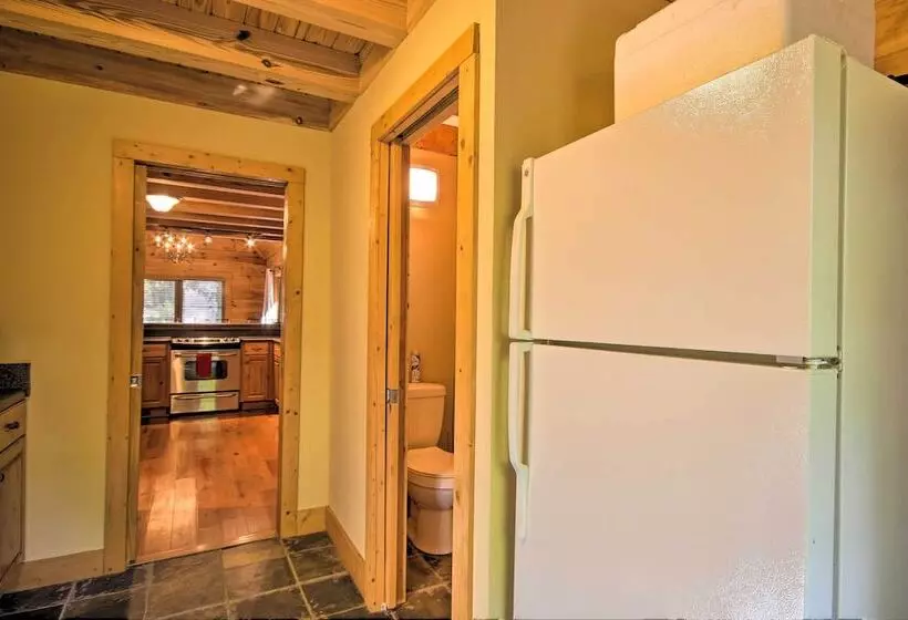 Peaceful Tignall Cabin On Strom Thurmond Lake!