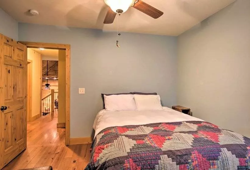 Peaceful Tignall Cabin On Strom Thurmond Lake!