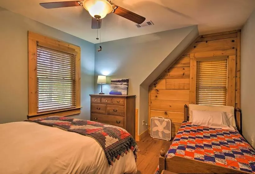 Peaceful Tignall Cabin On Strom Thurmond Lake!