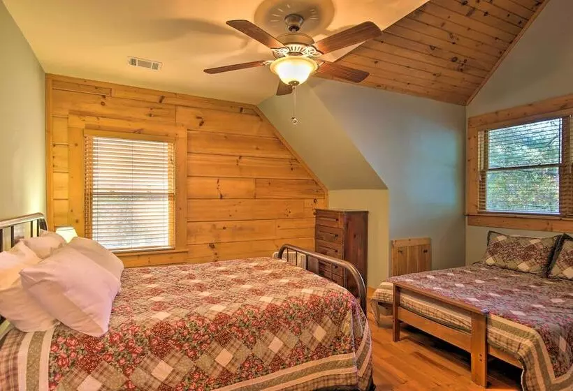 Peaceful Tignall Cabin On Strom Thurmond Lake!