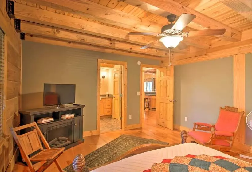 Peaceful Tignall Cabin On Strom Thurmond Lake!