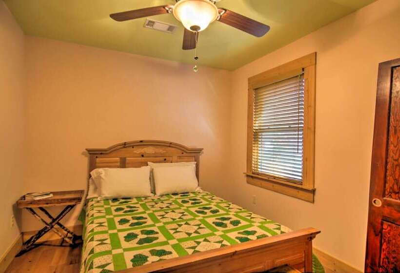 Peaceful Tignall Cabin On Strom Thurmond Lake!