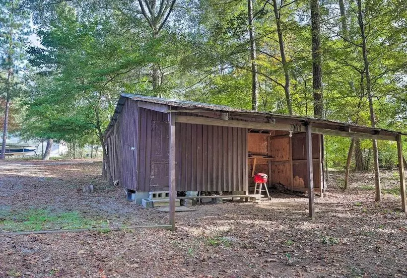 Peaceful Tignall Cabin On Strom Thurmond Lake!