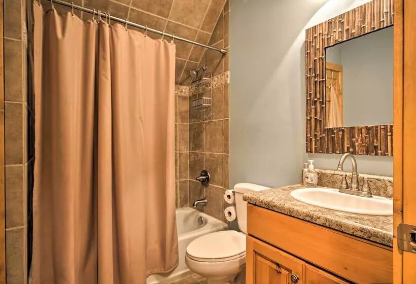 Peaceful Tignall Cabin On Strom Thurmond Lake!