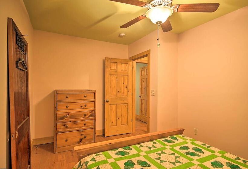 Peaceful Tignall Cabin On Strom Thurmond Lake!