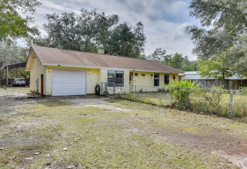 Pet Friendly Freeport Home   2 Mi To Beach!