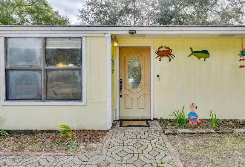 Pet Friendly Freeport Home   2 Mi To Beach!