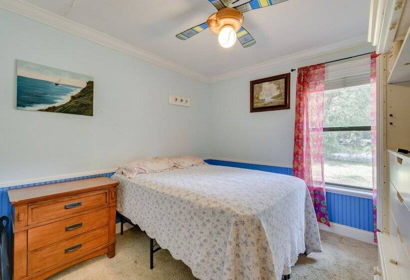 Pet Friendly Freeport Home   2 Mi To Beach!