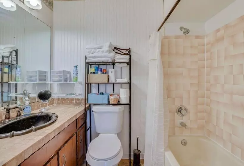 Pet Friendly Freeport Home   2 Mi To Beach!