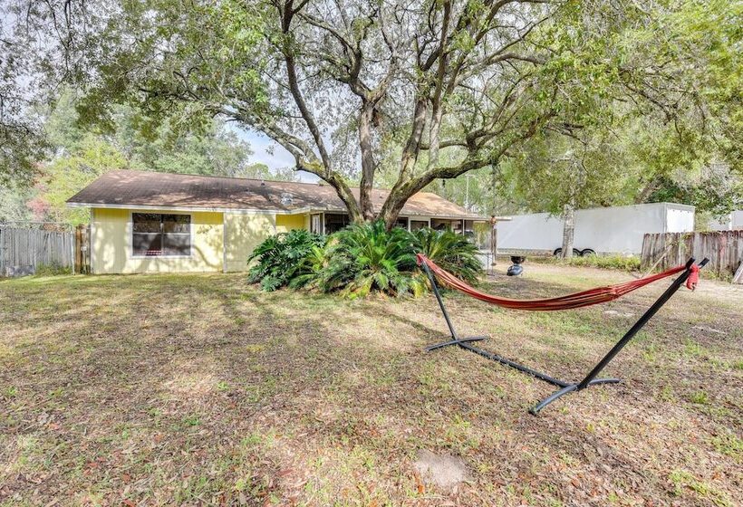 Pet Friendly Freeport Home   2 Mi To Beach!