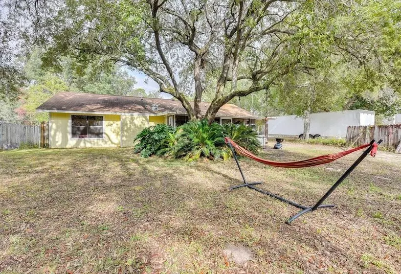 Pet Friendly Freeport Home   2 Mi To Beach!