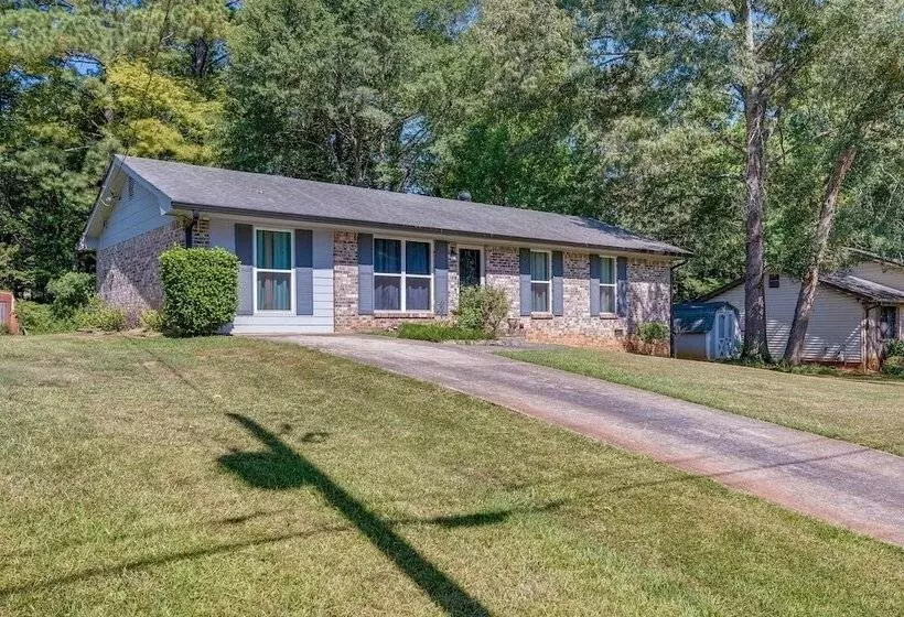 Pet Friendly Rex Vacation Rental: 18 Mi To Atlanta