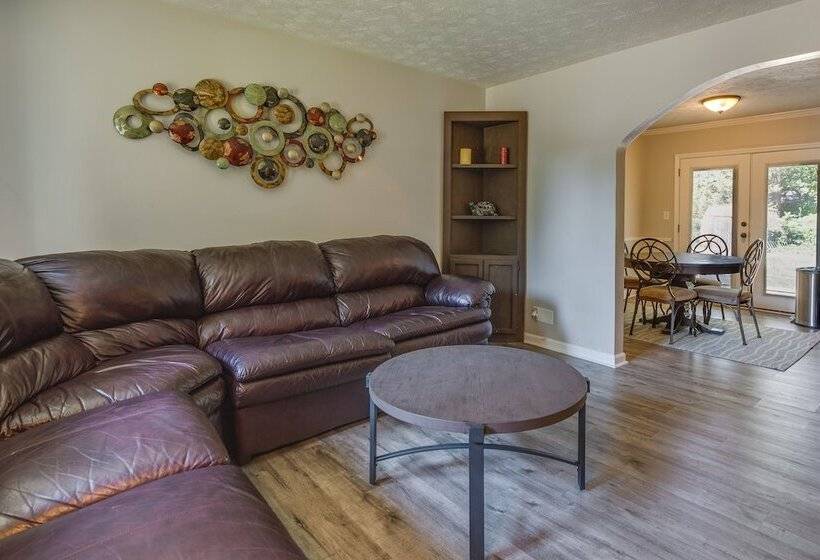 Pet Friendly Rex Vacation Rental: 18 Mi To Atlanta