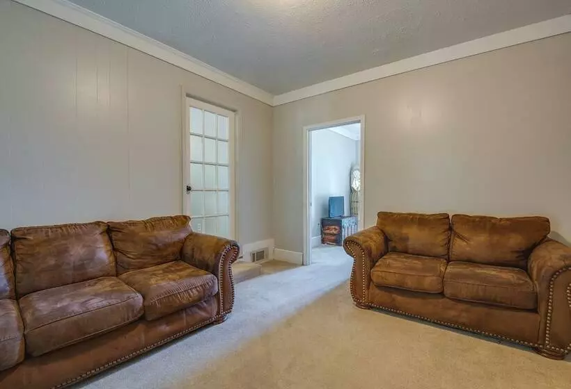 Pet Friendly Rex Vacation Rental: 18 Mi To Atlanta