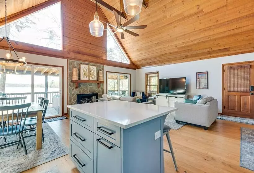 Quiet Lakefront Eatonton House W/ Boat Dock!