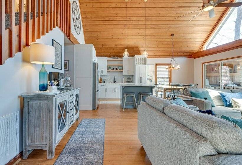 Quiet Lakefront Eatonton House W/ Boat Dock!