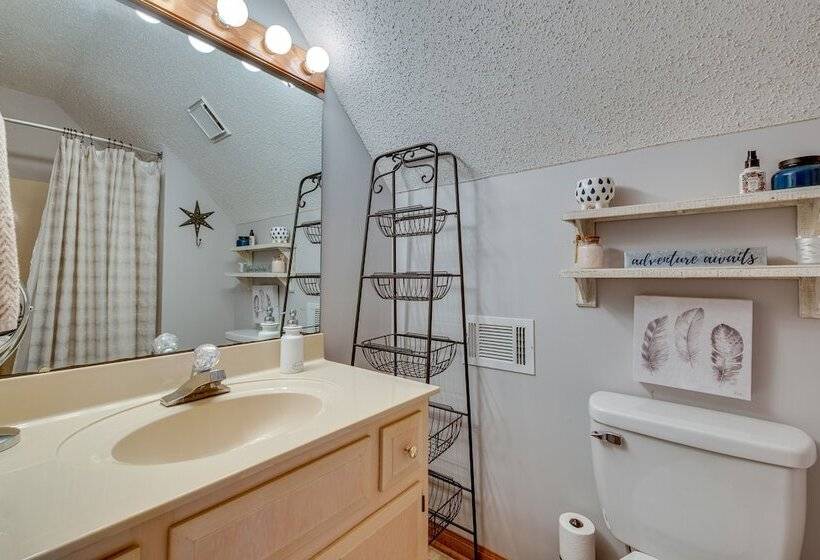 Quiet Lakefront Eatonton House W/ Boat Dock!