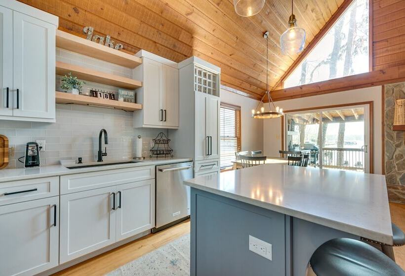 Quiet Lakefront Eatonton House W/ Boat Dock!