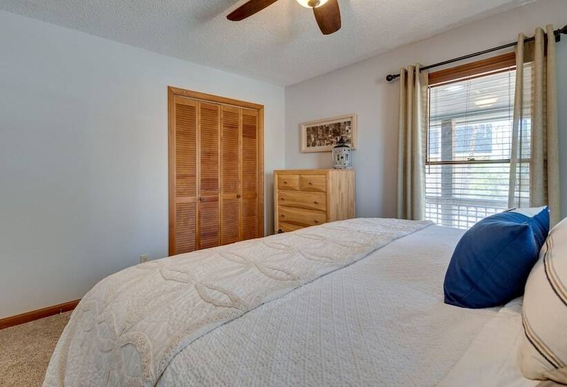 Quiet Lakefront Eatonton House W/ Boat Dock!