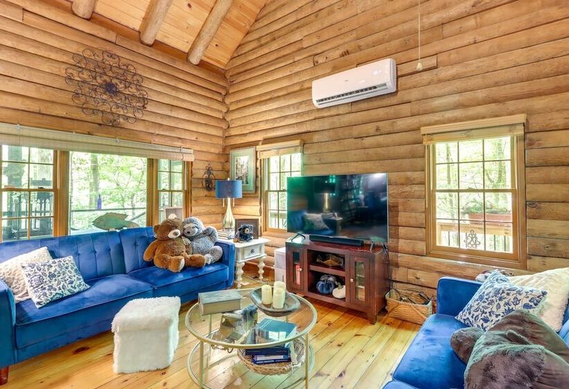 Romantic Ellijay Cabin W/ Grill & Fire Pit!