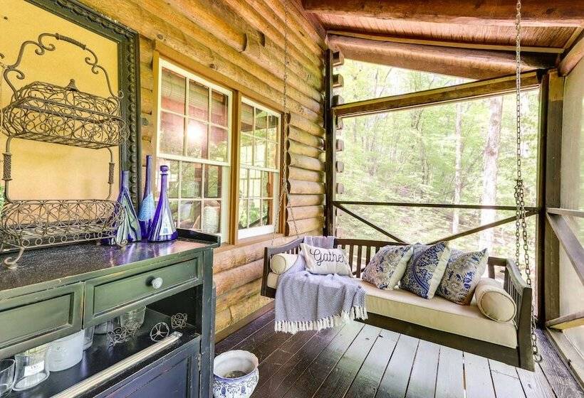 Romantic Ellijay Cabin W/ Grill & Fire Pit!