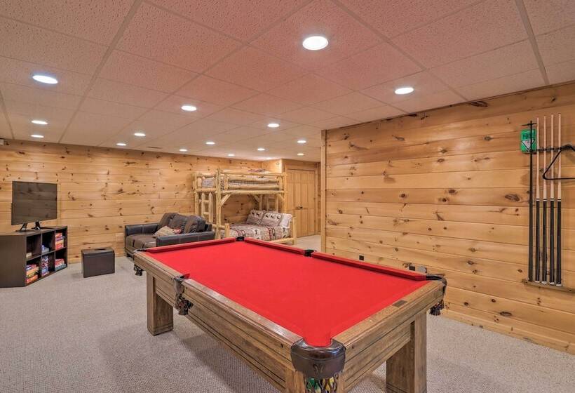 Serene Blue Ridge Cabin ~ 3 Mi To Downtown!