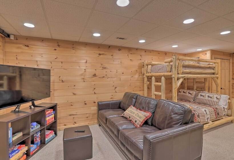 Serene Blue Ridge Cabin ~ 3 Mi To Downtown!