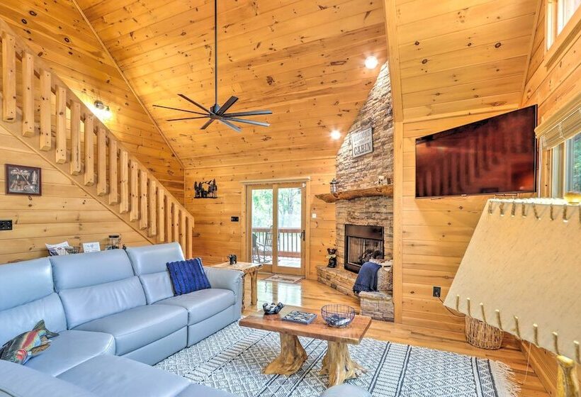 Serene Blue Ridge Cabin ~ 3 Mi To Downtown!