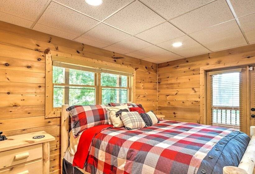 Serene Blue Ridge Cabin ~ 3 Mi To Downtown!