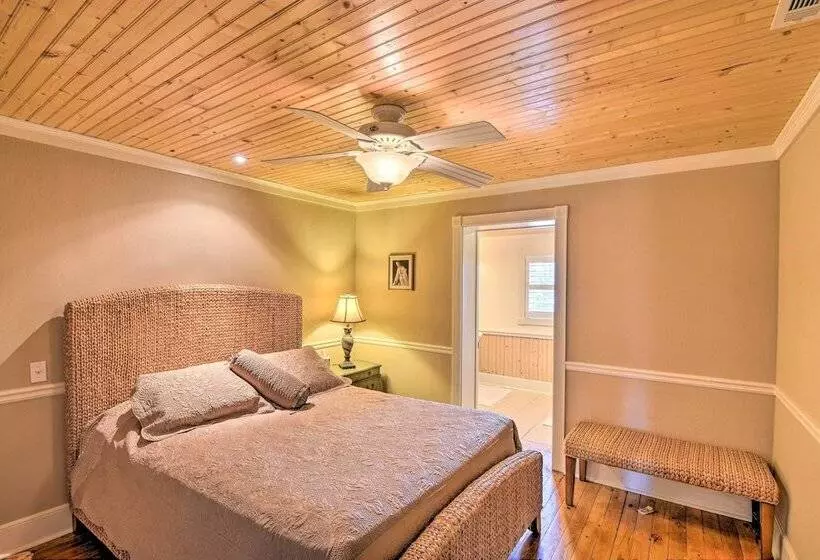 Serving Southern Charm At This Clarkesville House!