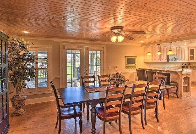 Serving Southern Charm At This Clarkesville House!