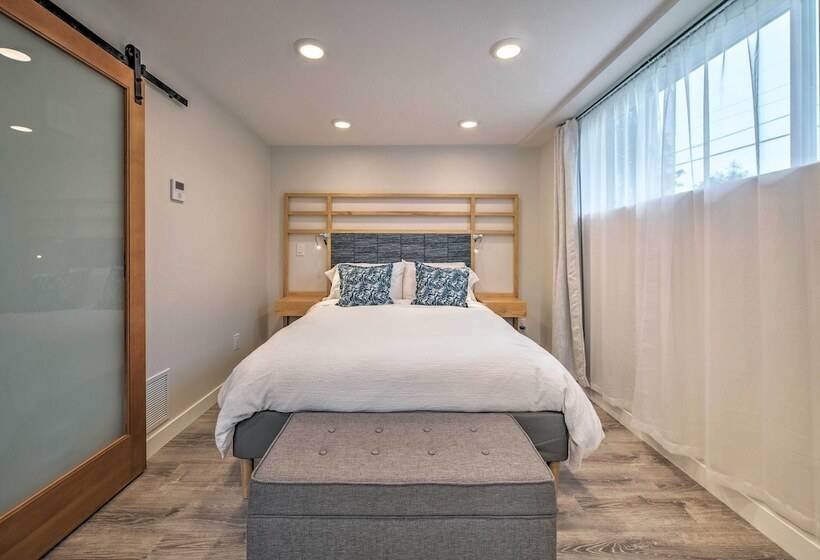 Sleek Modern Home W/ Patio, 8 Mi To Dtwn Seattle!