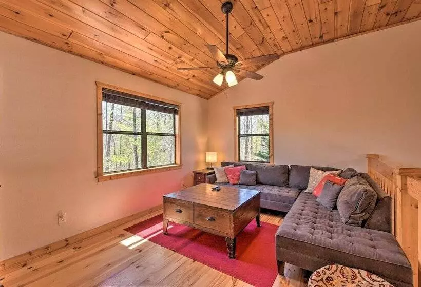 Spacious Cabin W/ Furnished Deck + Hot Tub!