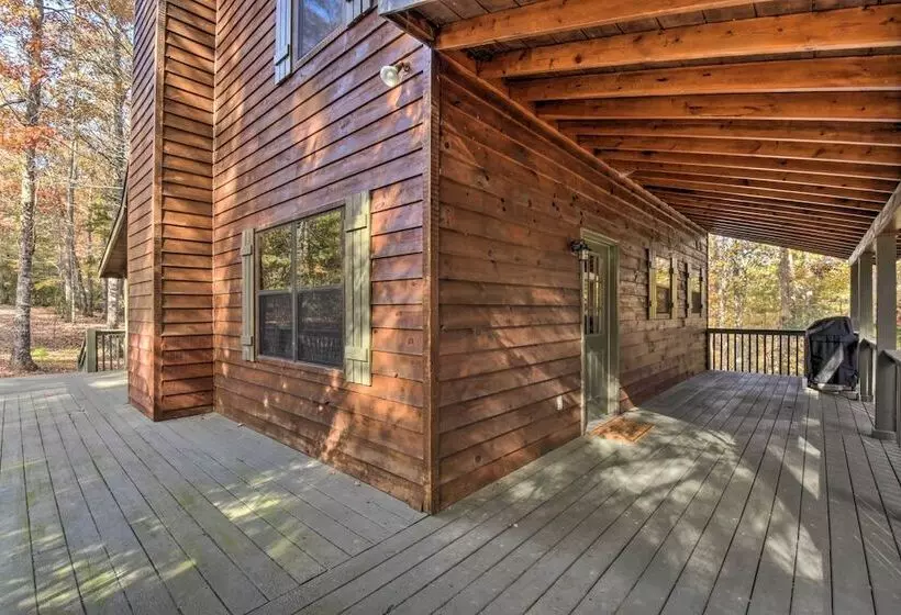 Spacious Cabin W/ Furnished Deck + Hot Tub!