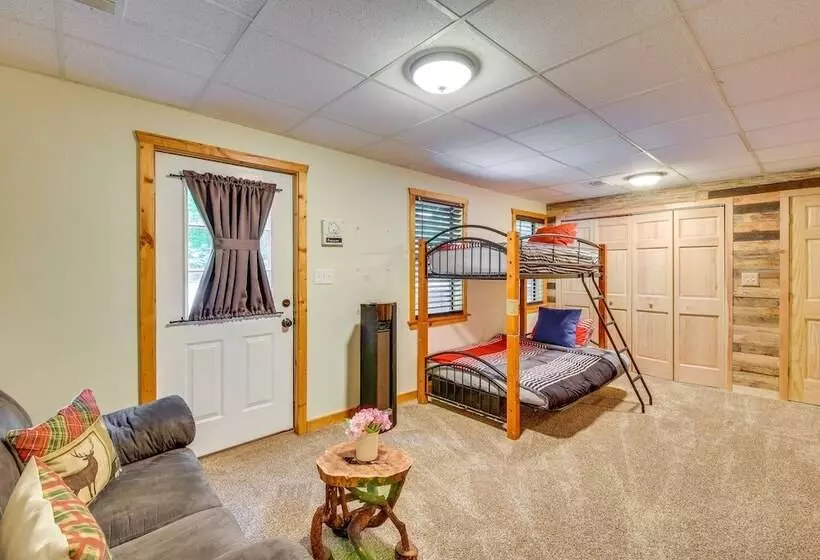 Spacious Cabin W/ Furnished Deck + Hot Tub!