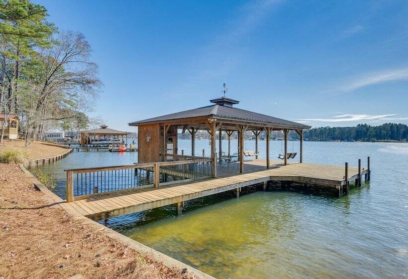 Lake Sinclair Retreat W/ Big Water Views & Dock!