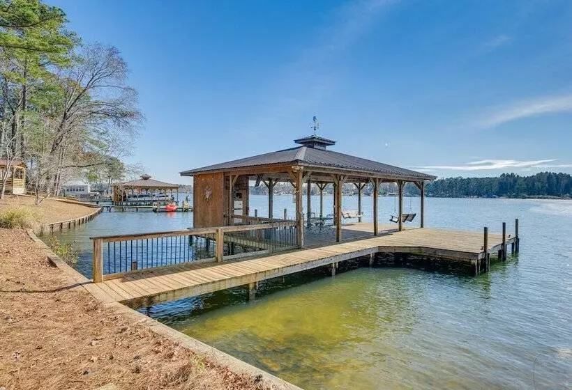 Lake Sinclair Retreat W/ Big Water Views & Dock!