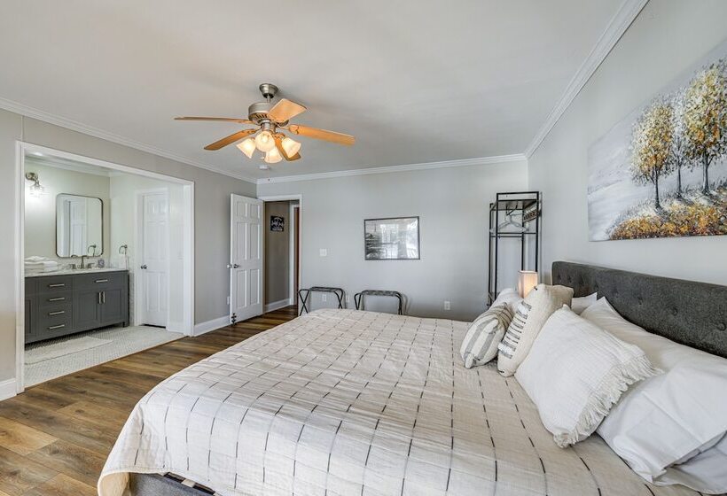 Lake Sinclair Retreat W/ Big Water Views & Dock!