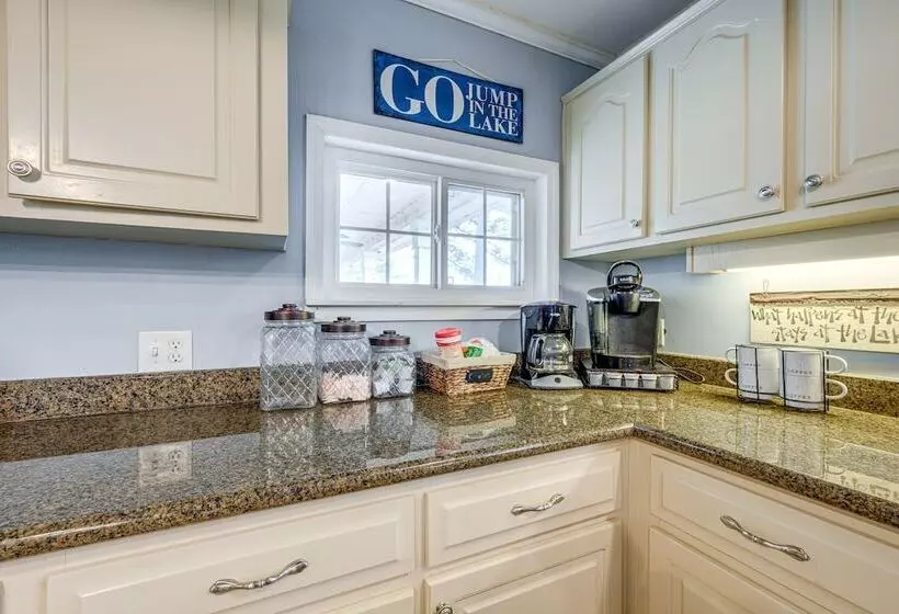 Lake Sinclair Retreat W/ Big Water Views & Dock!